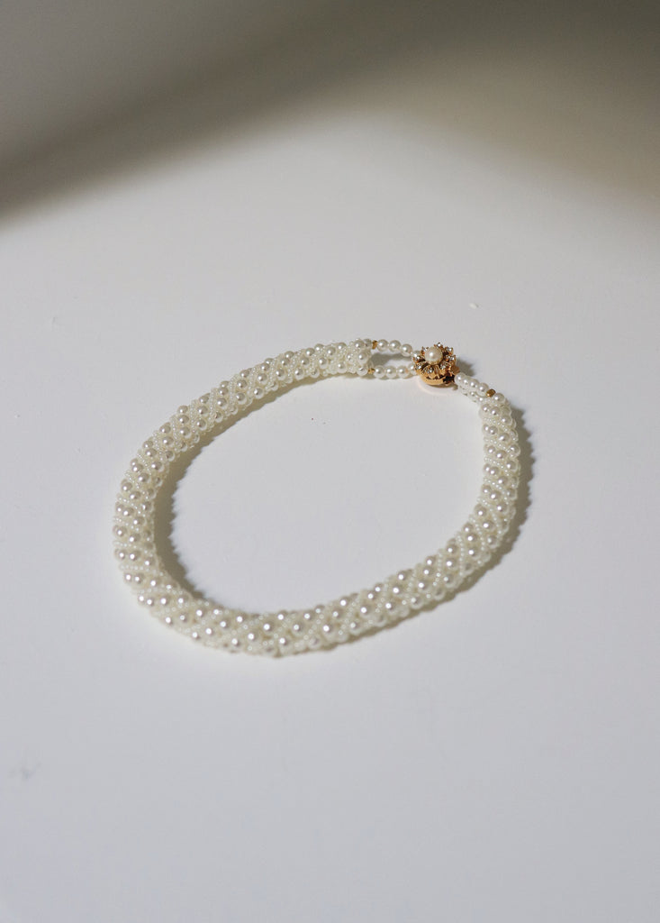 Collier perlé blanc pour mariées